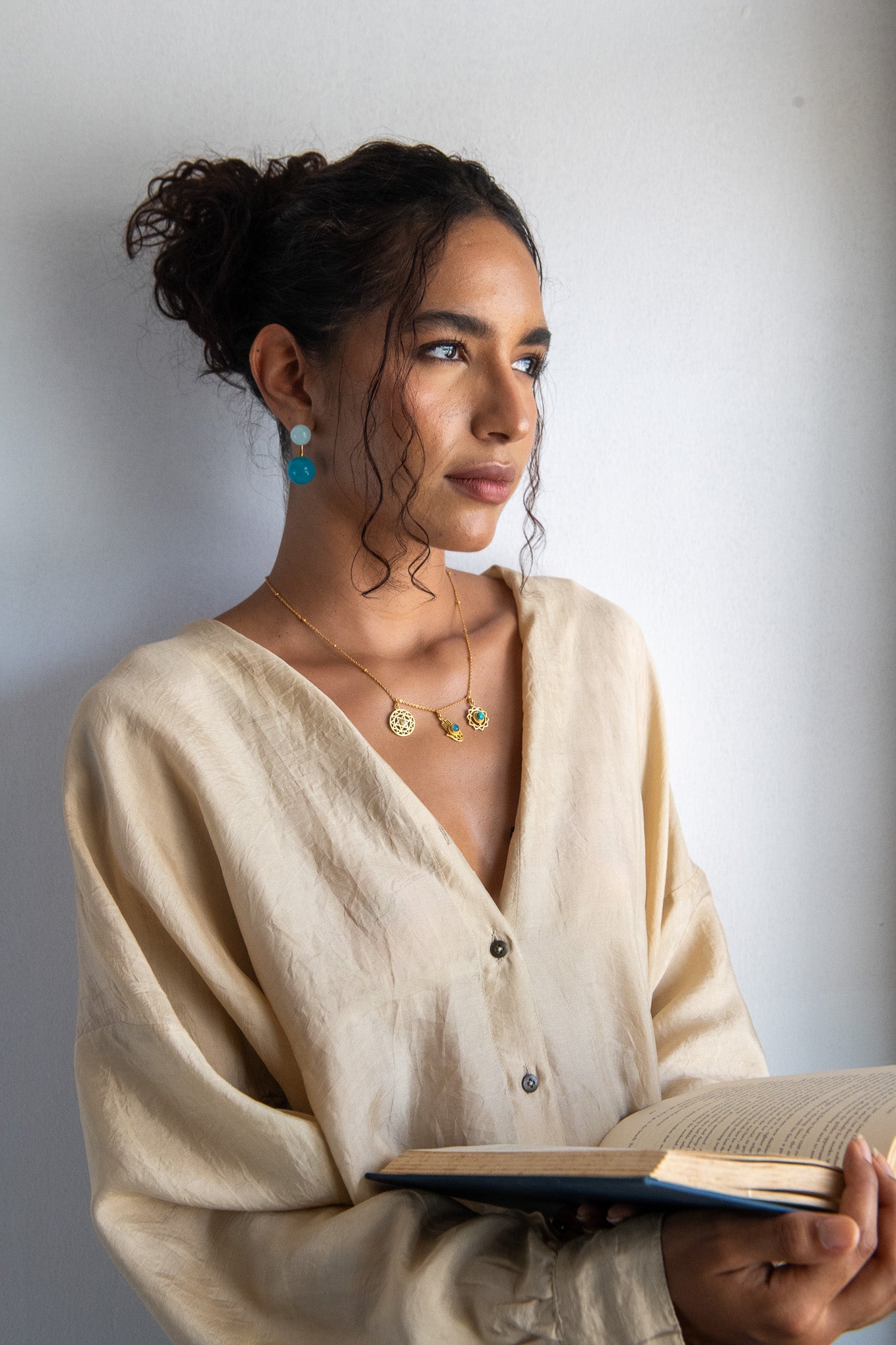 Ivory Silk Shirt & Contrast Clutch Set – Minimal Luxe Bundle