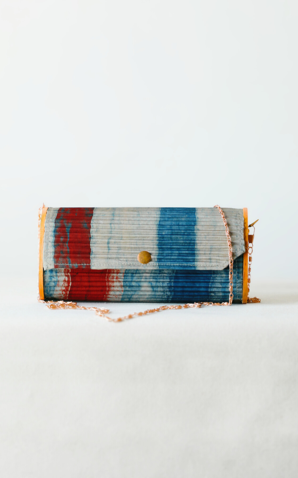 Sustainable Fashion: Upcycled Silk Clutches with Coastal Spirit